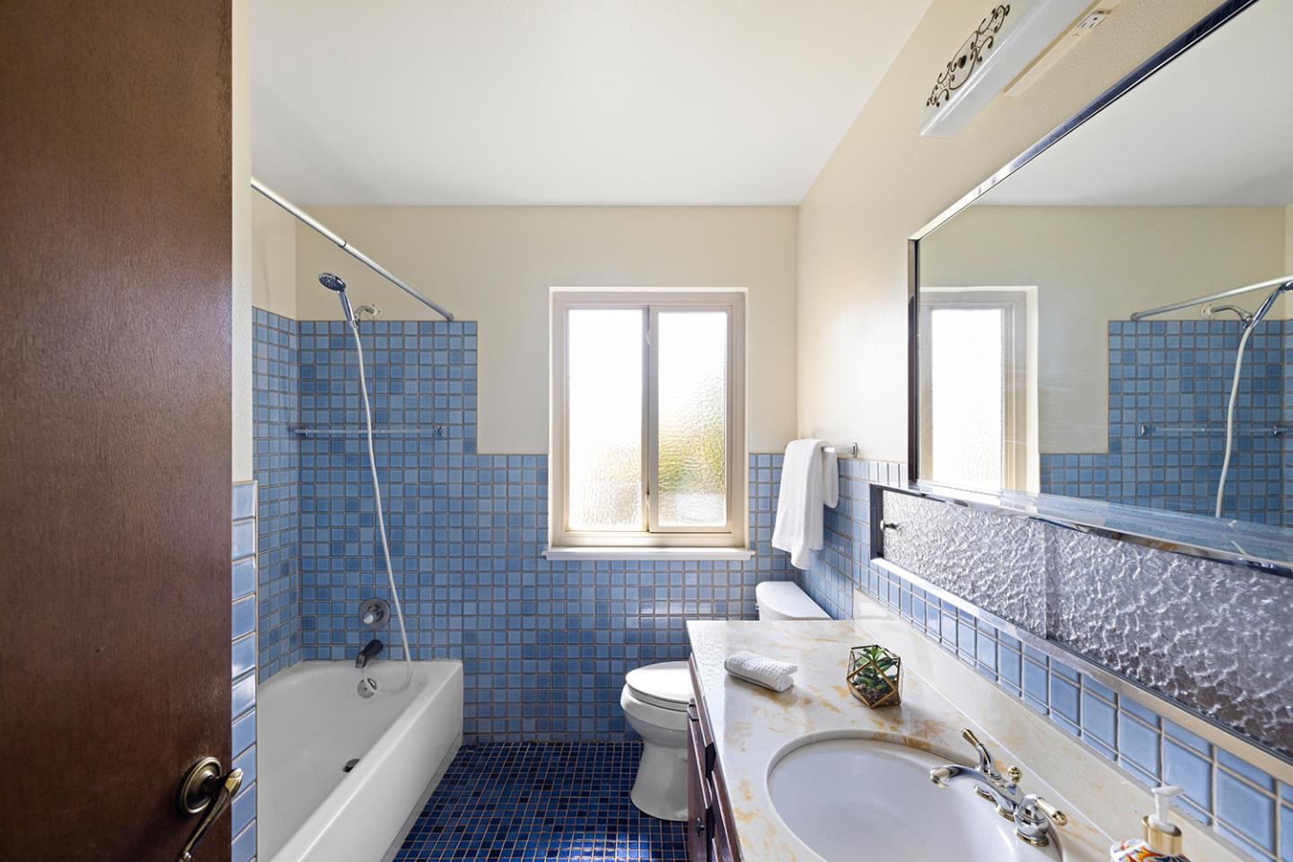 Detail Gallery Image 35 of 66 For 5575 via Ensenada, Concord,  CA 94521 - 4 Beds | 3 Baths