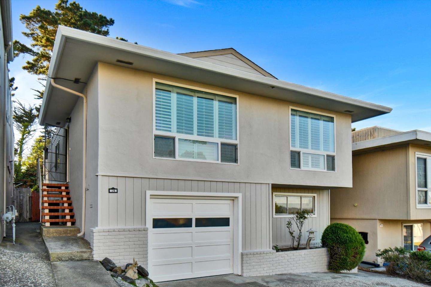 Detail Gallery Image 2 of 58 For 16 Christopher Ct, Daly City,  CA 94015 - 5 Beds | 3 Baths