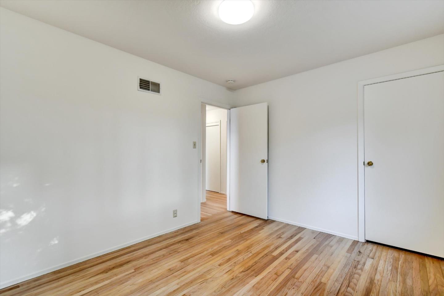 Detail Gallery Image 21 of 58 For 16 Christopher Ct, Daly City,  CA 94015 - 5 Beds | 3 Baths