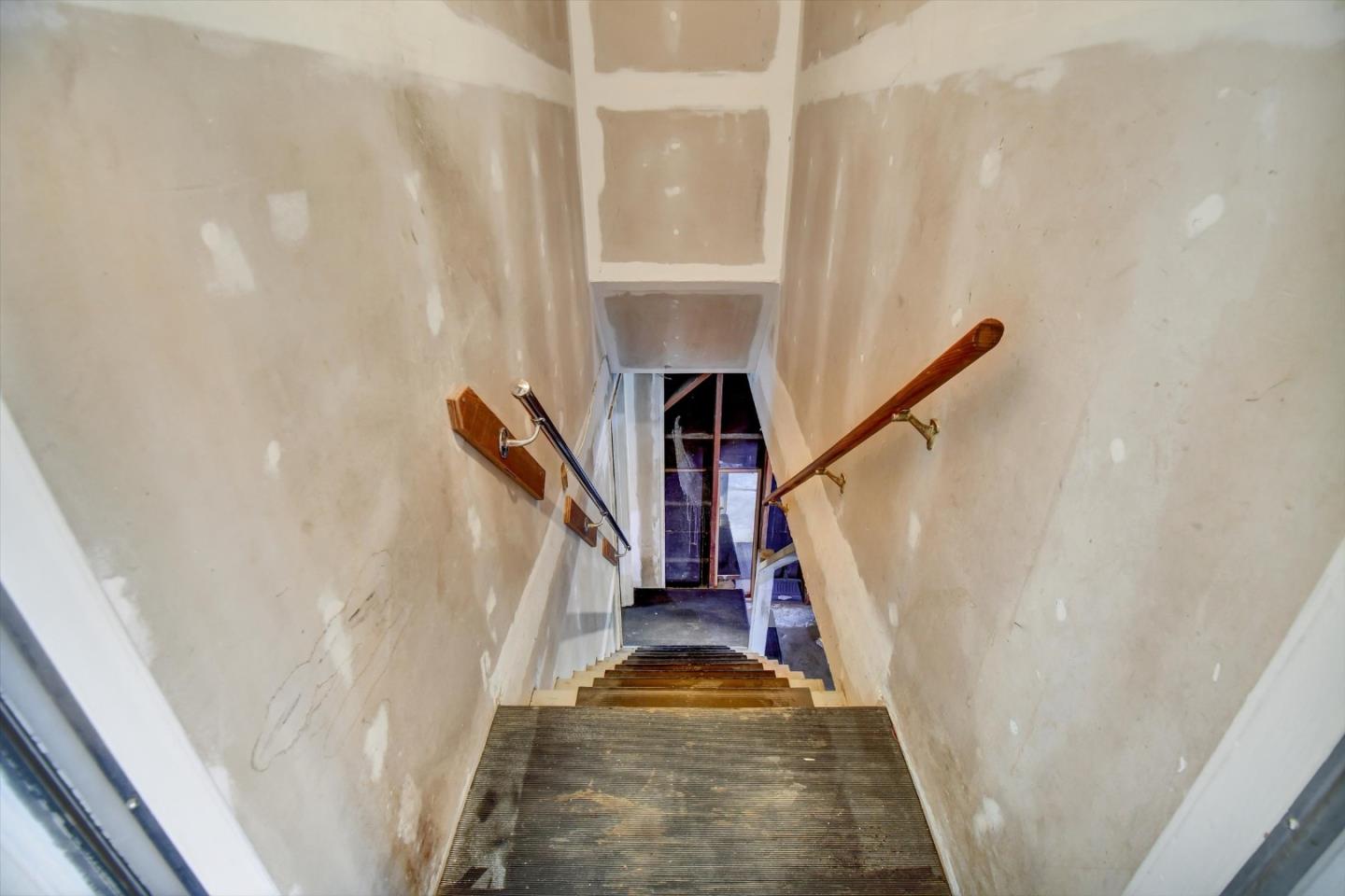 Detail Gallery Image 29 of 58 For 16 Christopher Ct, Daly City,  CA 94015 - 5 Beds | 3 Baths