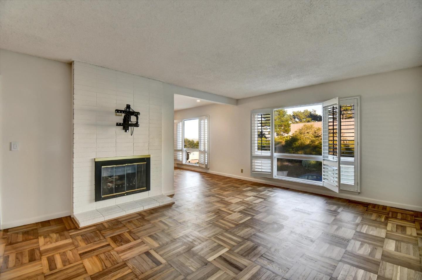 Detail Gallery Image 8 of 58 For 16 Christopher Ct, Daly City,  CA 94015 - 5 Beds | 3 Baths