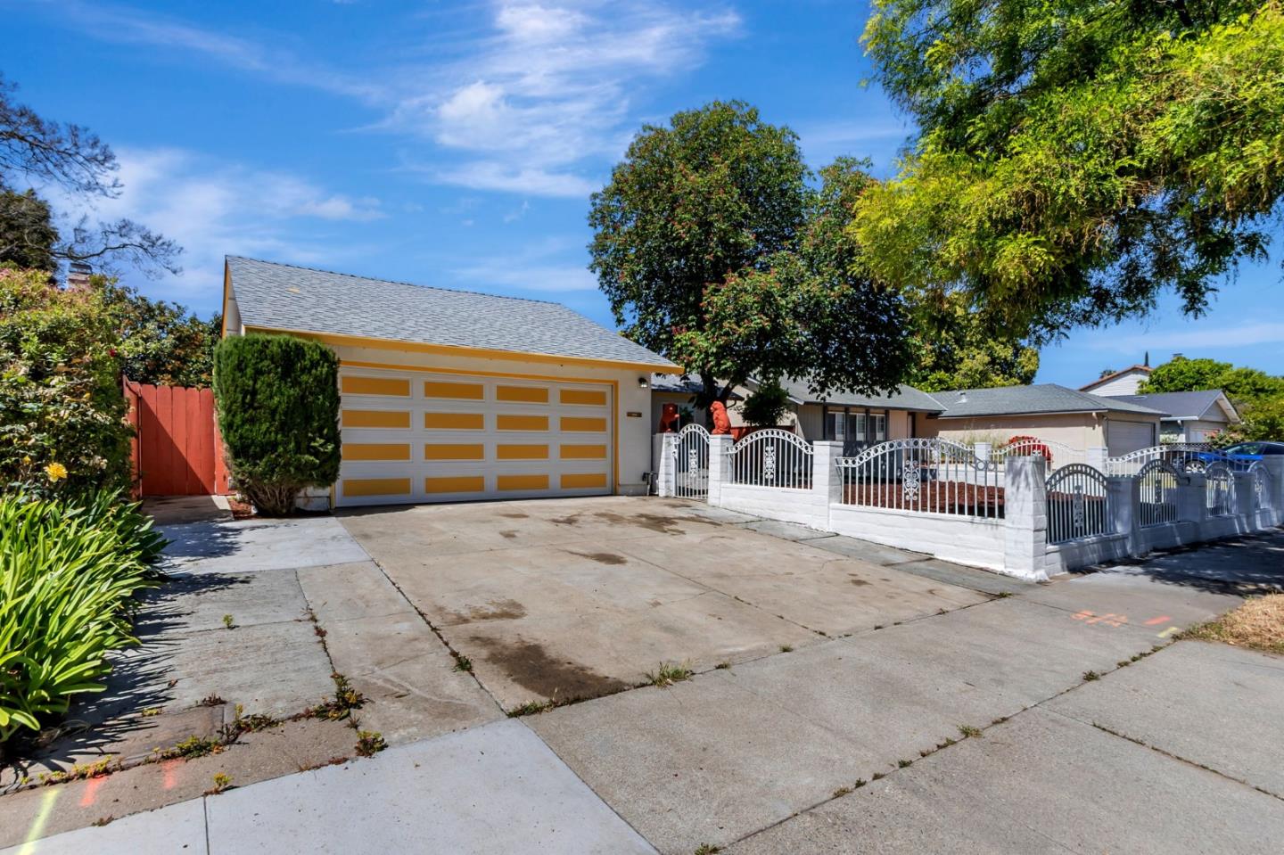 Detail Gallery Image 3 of 46 For 1305 Tourney Dr, San Jose,  CA 95131 - 3 Beds | 2 Baths