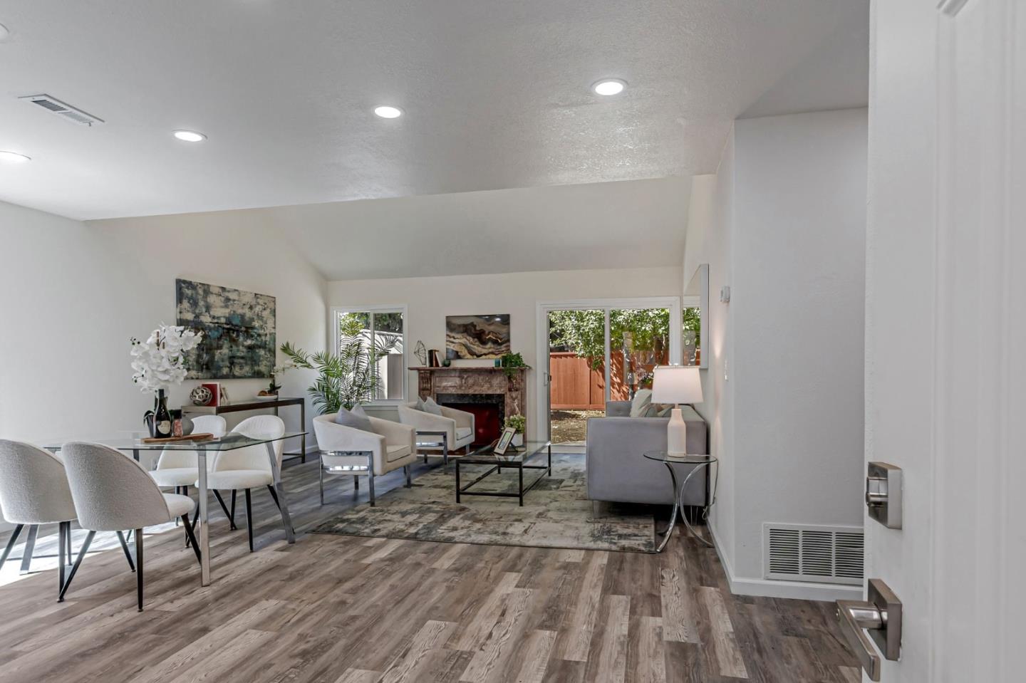 Detail Gallery Image 9 of 46 For 1305 Tourney Dr, San Jose,  CA 95131 - 3 Beds | 2 Baths
