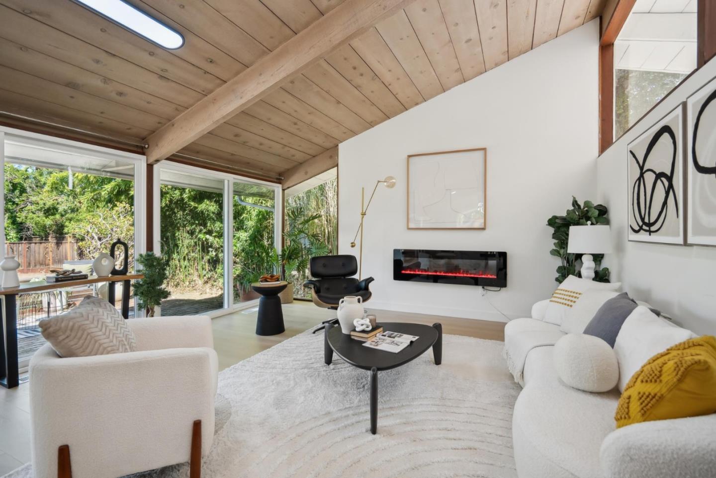 Detail Gallery Image 12 of 43 For 2047 Sharon Rd, Menlo Park,  CA 94025 - 3 Beds | 2 Baths