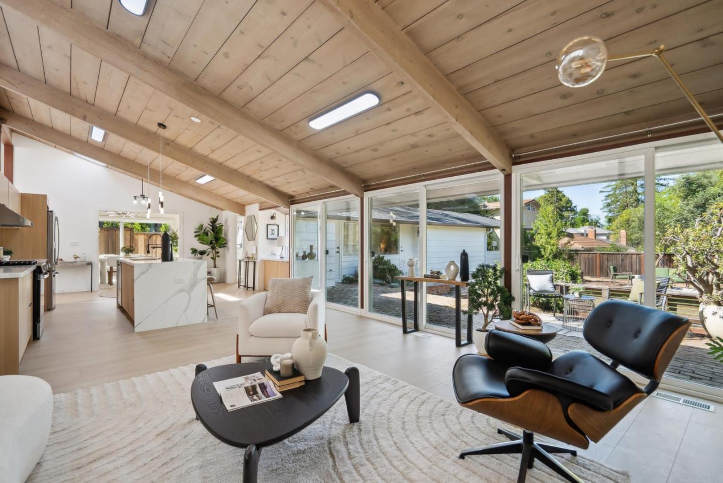 Detail Gallery Image 14 of 43 For 2047 Sharon Rd, Menlo Park,  CA 94025 - 3 Beds | 2 Baths