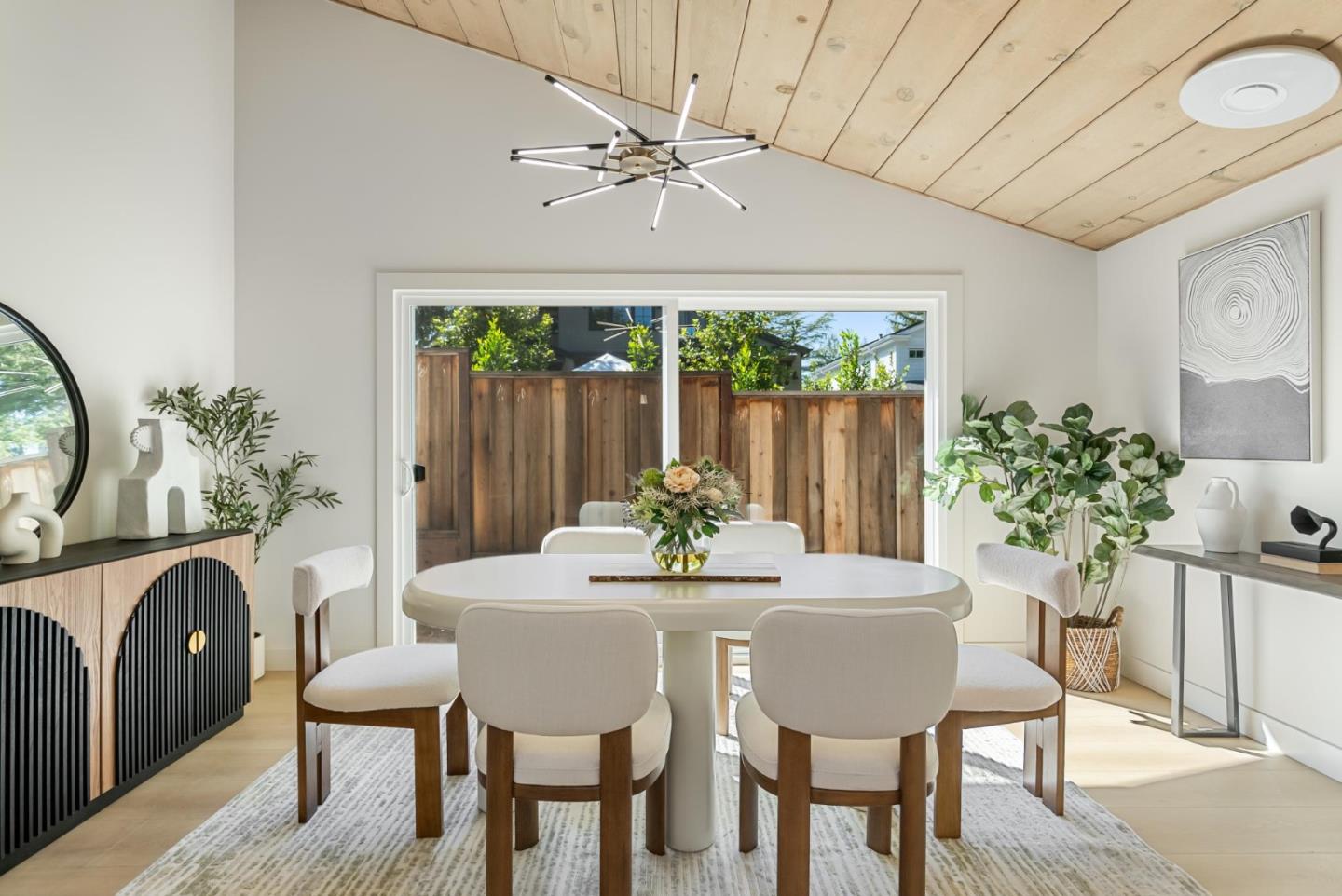 Detail Gallery Image 16 of 43 For 2047 Sharon Rd, Menlo Park,  CA 94025 - 3 Beds | 2 Baths
