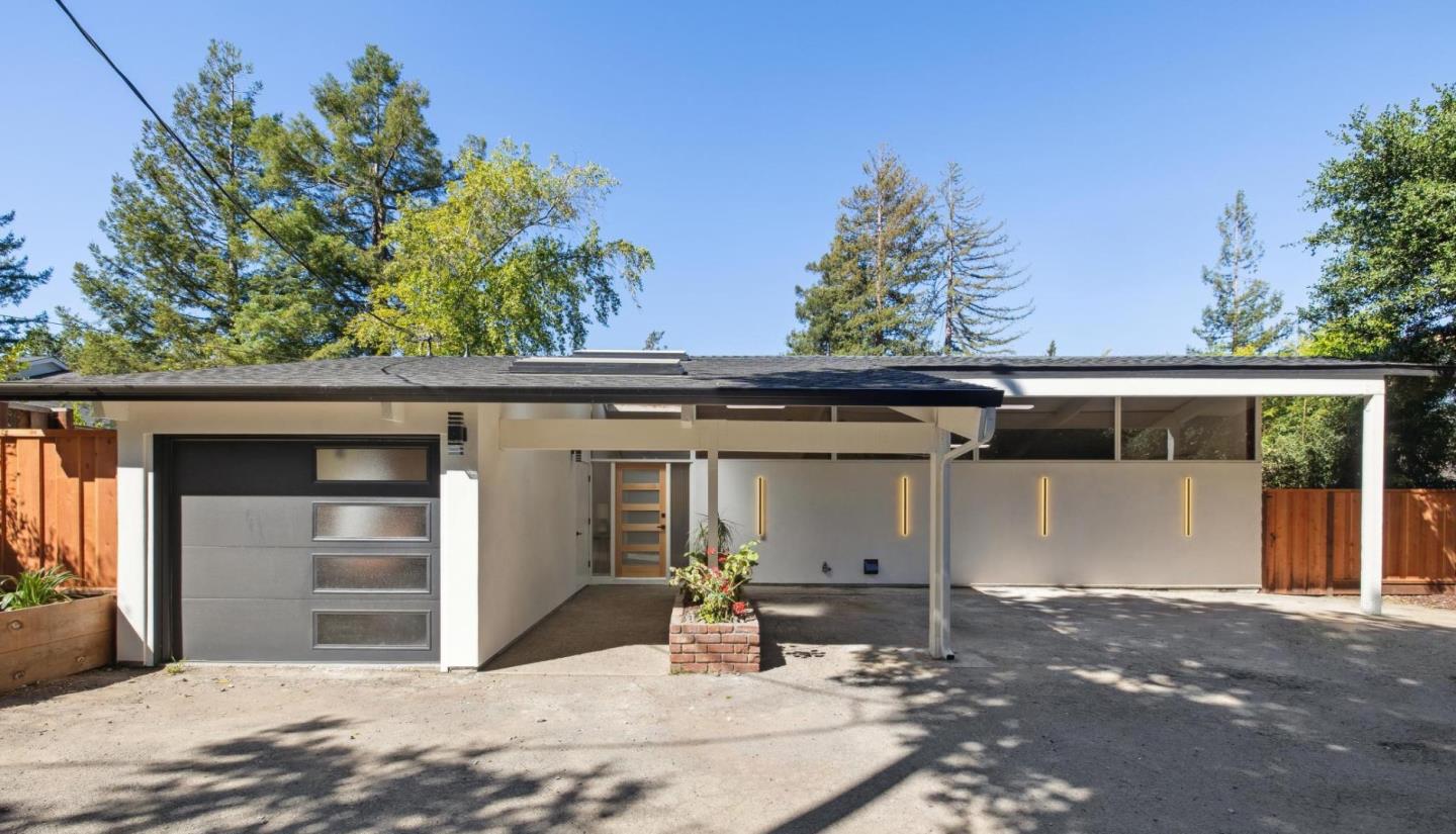 Detail Gallery Image 2 of 43 For 2047 Sharon Rd, Menlo Park,  CA 94025 - 3 Beds | 2 Baths
