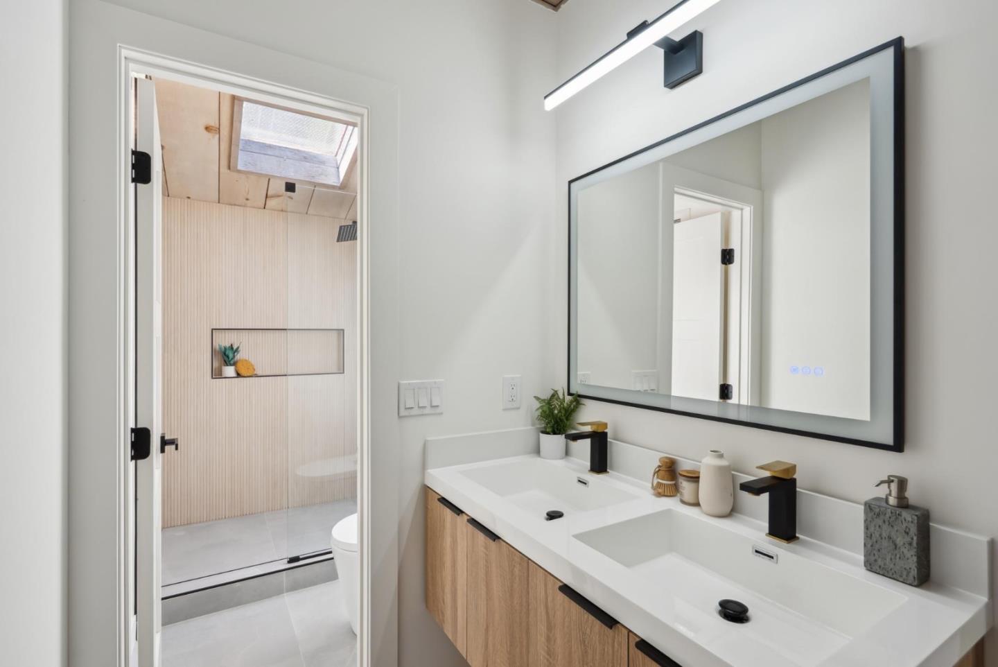 Detail Gallery Image 24 of 43 For 2047 Sharon Rd, Menlo Park,  CA 94025 - 3 Beds | 2 Baths