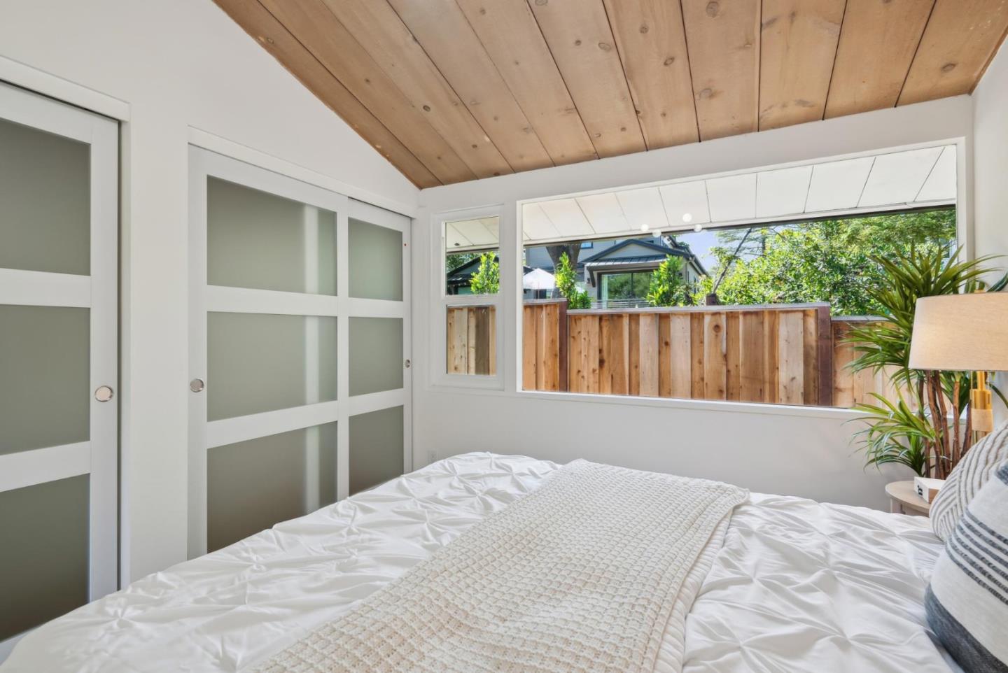 Detail Gallery Image 29 of 43 For 2047 Sharon Rd, Menlo Park,  CA 94025 - 3 Beds | 2 Baths