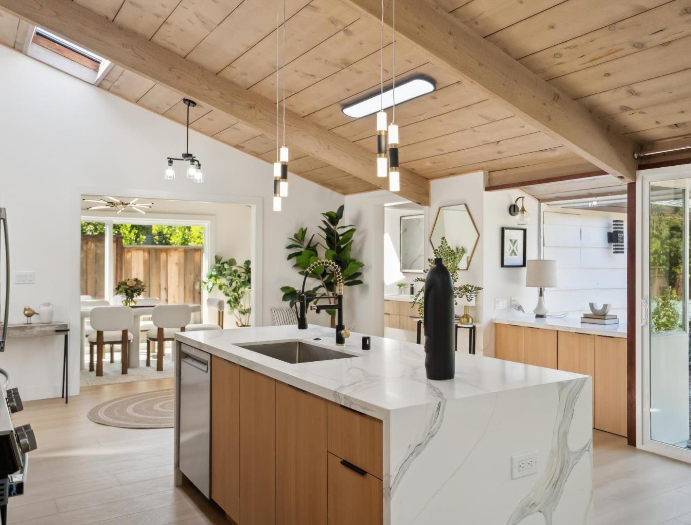 Detail Gallery Image 9 of 43 For 2047 Sharon Rd, Menlo Park,  CA 94025 - 3 Beds | 2 Baths