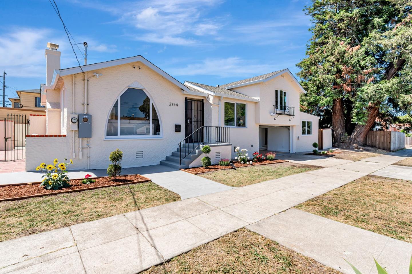 Detail Gallery Image 4 of 40 For 2744 Rheem Ave, Richmond,  CA 94804 - 4 Beds | 2 Baths