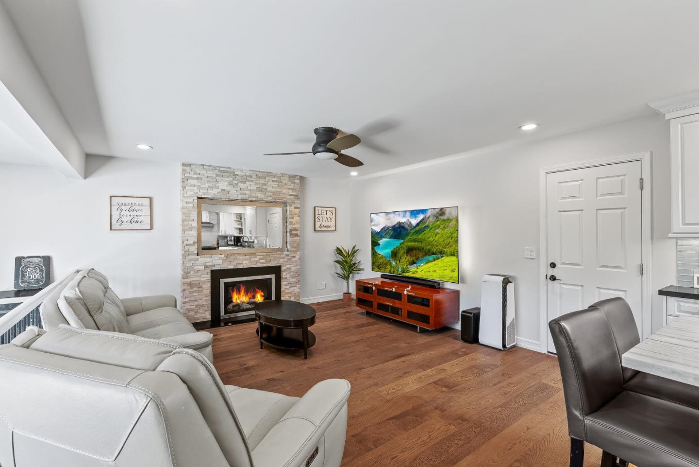 Detail Gallery Image 21 of 54 For 5472 Laura Dr, San Jose,  CA 95124 - 5 Beds | 4 Baths