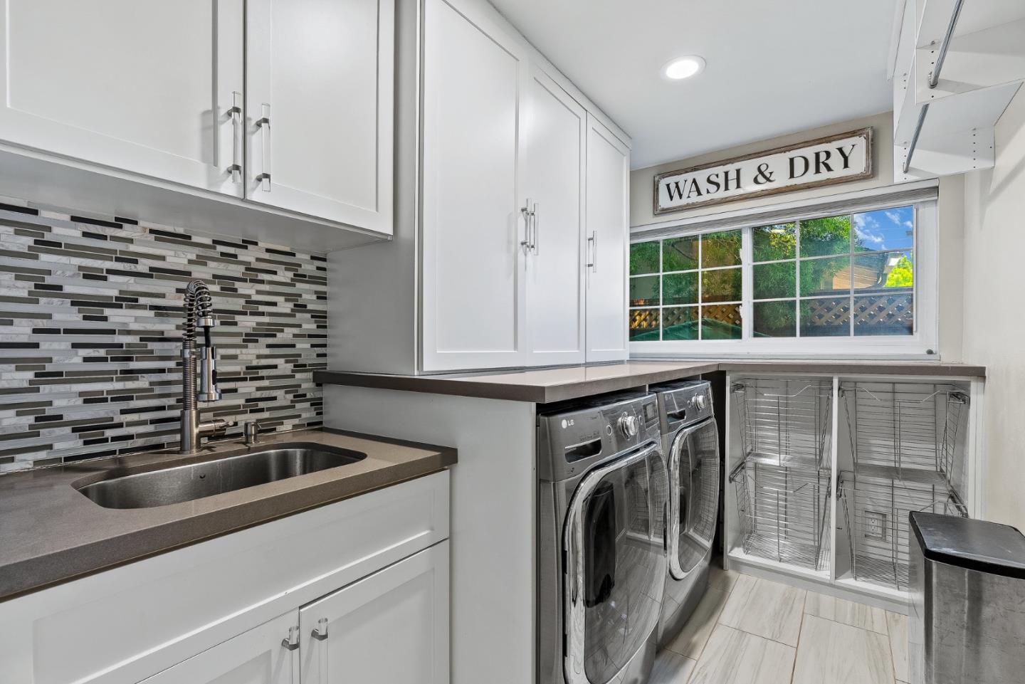Detail Gallery Image 27 of 54 For 5472 Laura Dr, San Jose,  CA 95124 - 5 Beds | 4 Baths