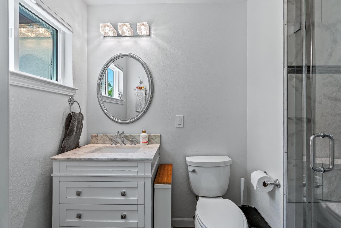 Detail Gallery Image 30 of 54 For 5472 Laura Dr, San Jose,  CA 95124 - 5 Beds | 4 Baths