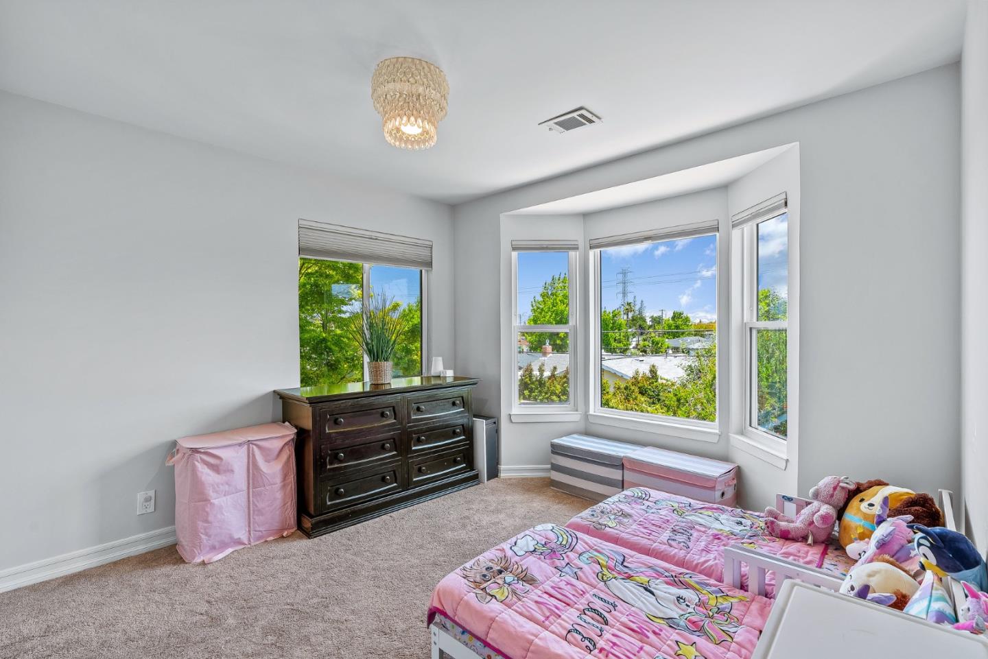 Detail Gallery Image 34 of 54 For 5472 Laura Dr, San Jose,  CA 95124 - 5 Beds | 4 Baths