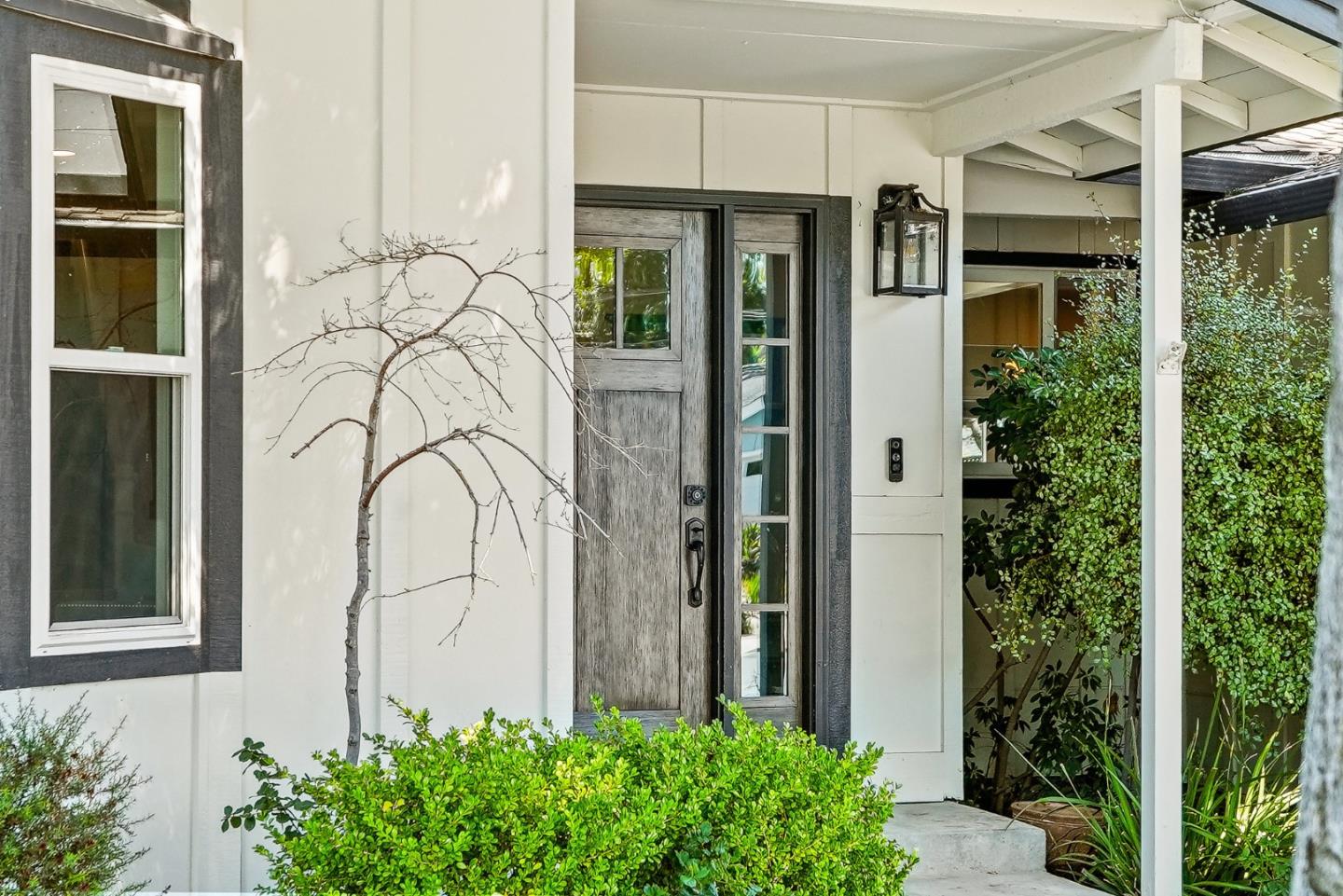 Detail Gallery Image 5 of 54 For 5472 Laura Dr, San Jose,  CA 95124 - 5 Beds | 4 Baths