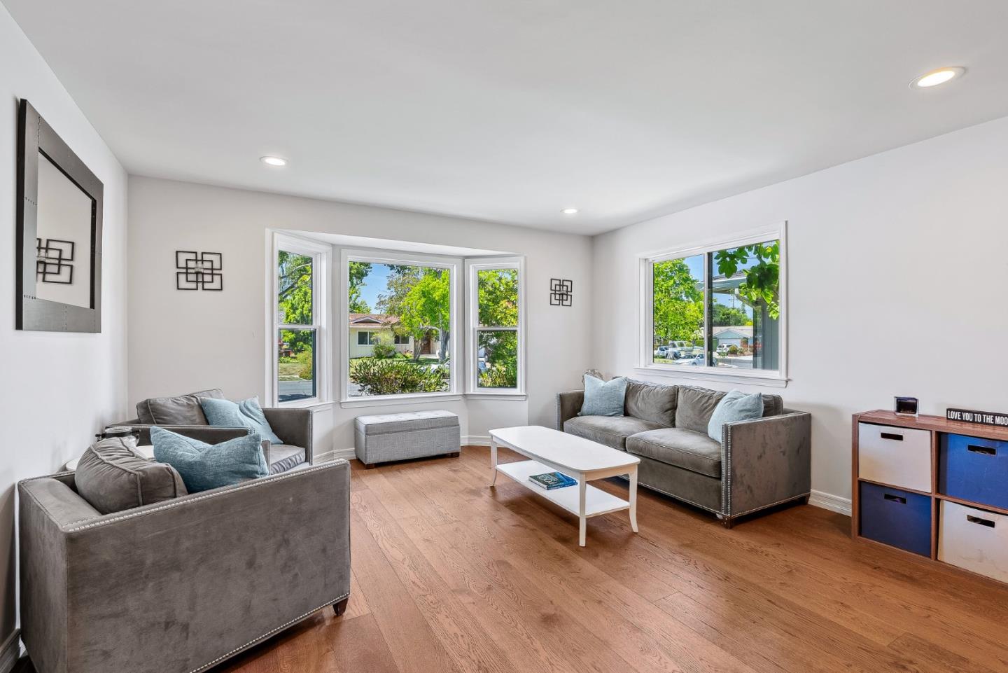 Detail Gallery Image 7 of 54 For 5472 Laura Dr, San Jose,  CA 95124 - 5 Beds | 4 Baths