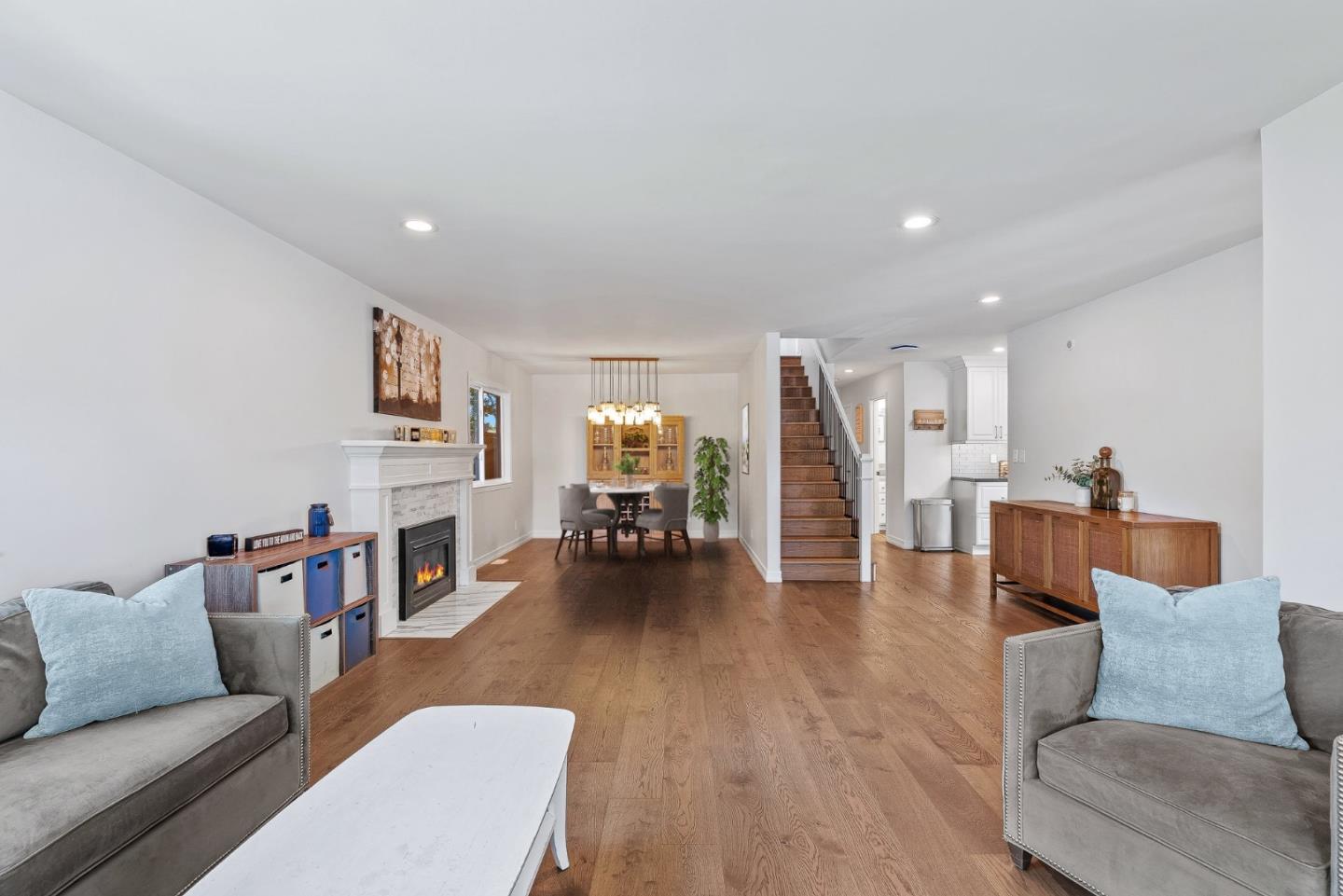 Detail Gallery Image 8 of 54 For 5472 Laura Dr, San Jose,  CA 95124 - 5 Beds | 4 Baths