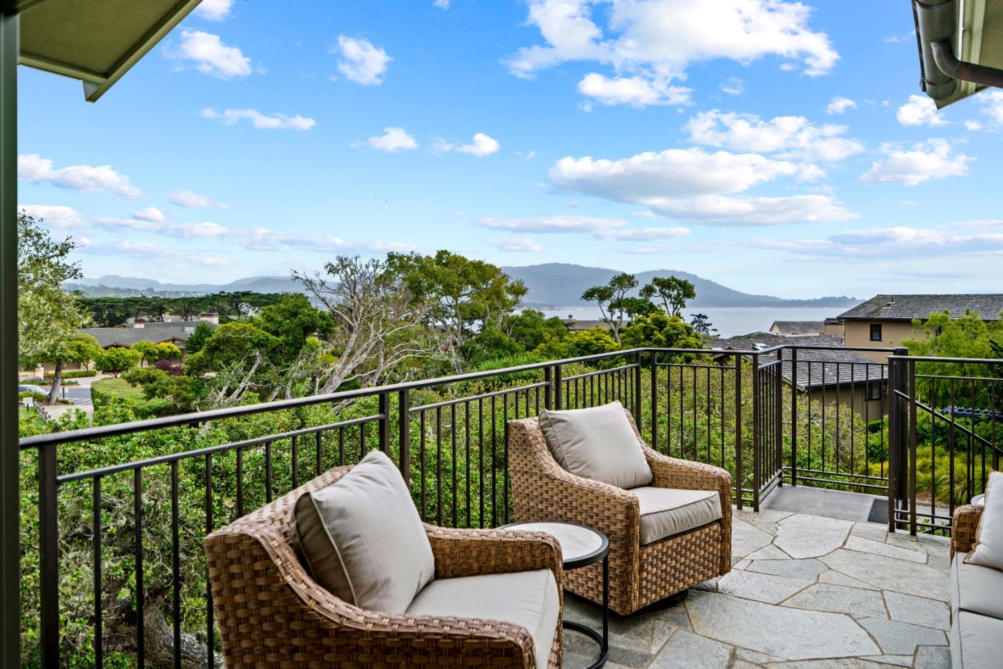 Detail Gallery Image 3 of 35 For 3307 17 Mile Dr #4,  Pebble Beach,  CA 93953 - 3 Beds | 3/1 Baths
