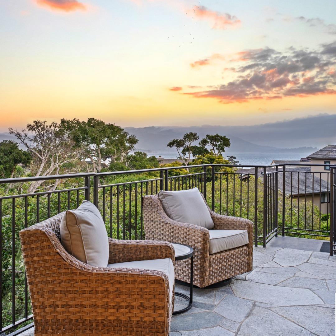 Detail Gallery Image 4 of 35 For 3307 17 Mile Dr #4,  Pebble Beach,  CA 93953 - 3 Beds | 3/1 Baths