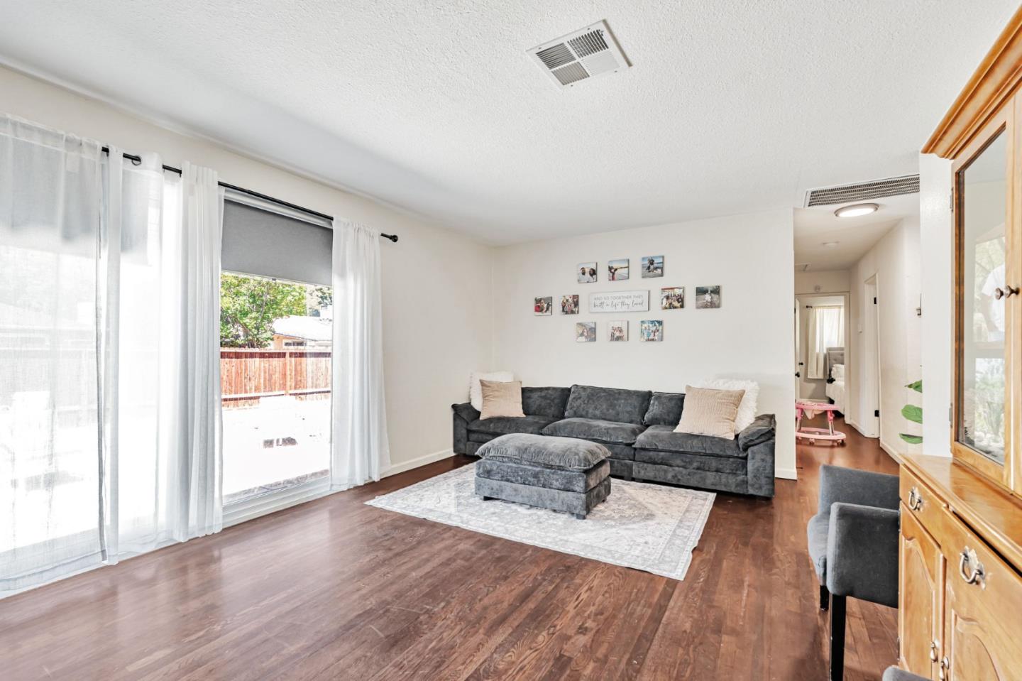 Detail Gallery Image 10 of 36 For 2105 Geneva Dr, Modesto,  CA 95350 - 3 Beds | 2 Baths