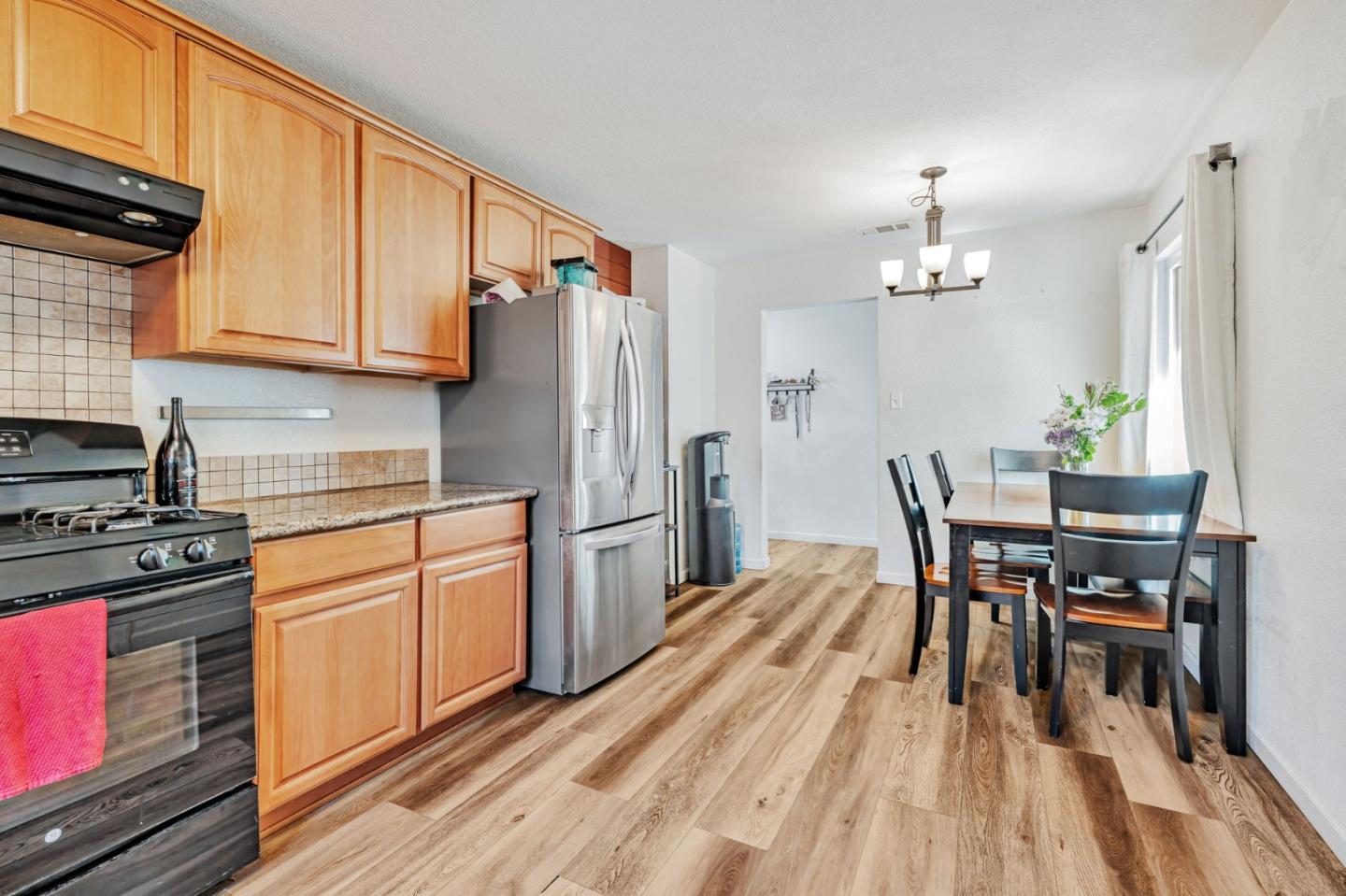 Detail Gallery Image 14 of 36 For 2105 Geneva Dr, Modesto,  CA 95350 - 3 Beds | 2 Baths