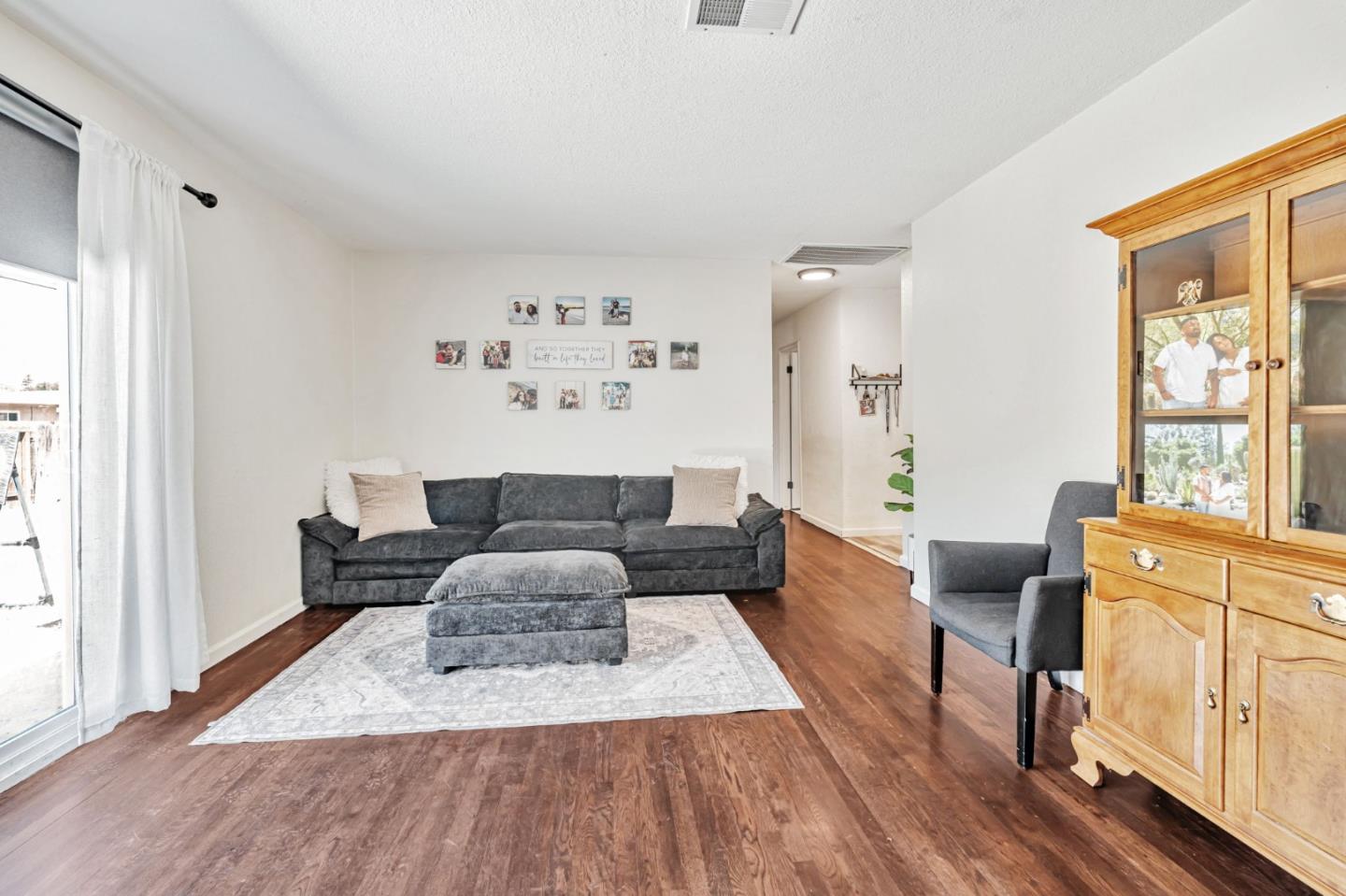 Detail Gallery Image 8 of 36 For 2105 Geneva Dr, Modesto,  CA 95350 - 3 Beds | 2 Baths