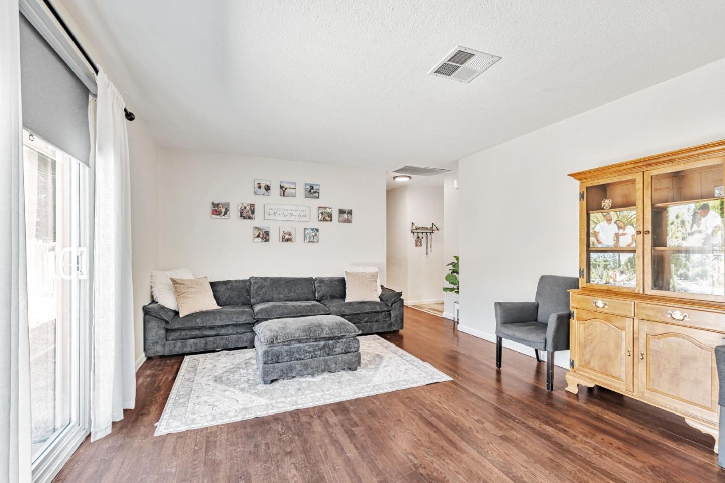 Detail Gallery Image 9 of 36 For 2105 Geneva Dr, Modesto,  CA 95350 - 3 Beds | 2 Baths