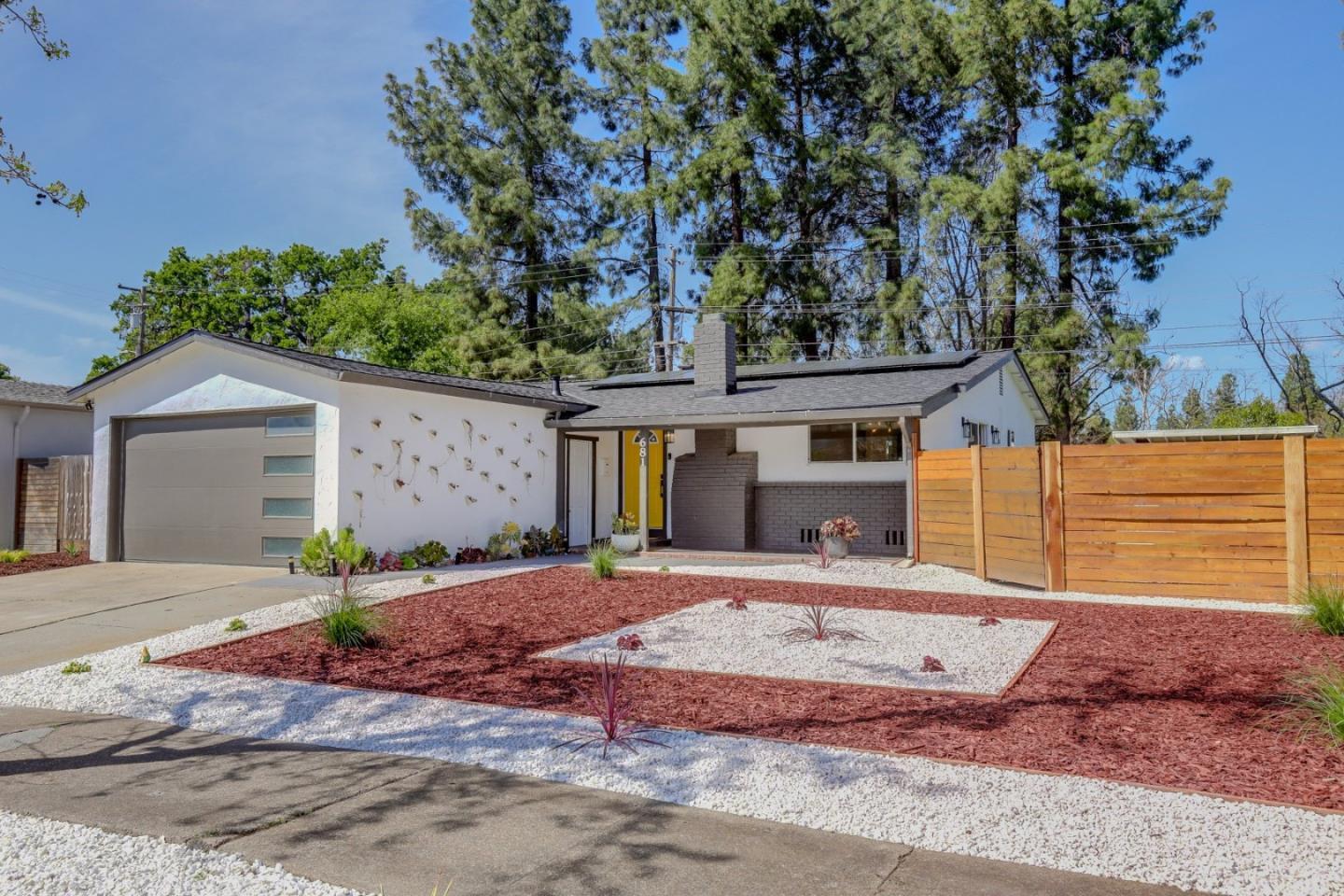Detail Gallery Image 10 of 55 For 681 Arnold Dr, Gilroy,  CA 95020 - 3 Beds | 1/1 Baths