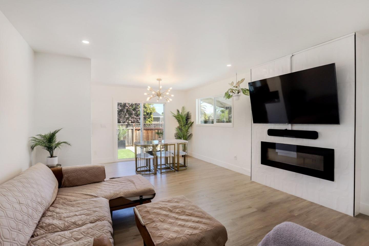 Detail Gallery Image 15 of 55 For 681 Arnold Dr, Gilroy,  CA 95020 - 3 Beds | 1/1 Baths