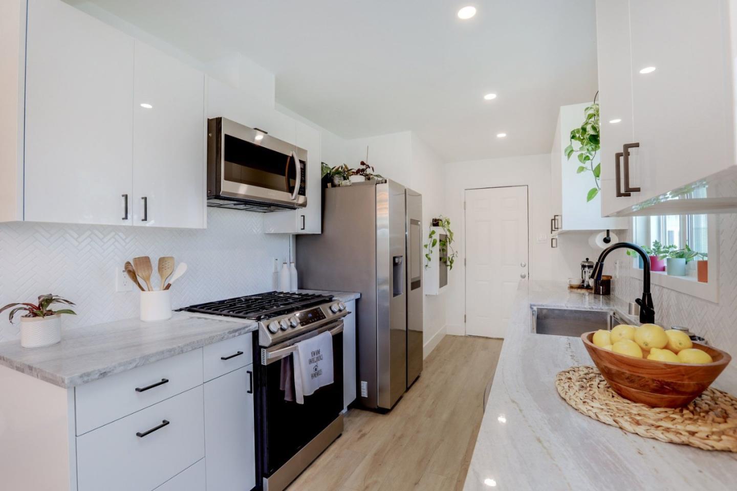 Detail Gallery Image 21 of 55 For 681 Arnold Dr, Gilroy,  CA 95020 - 3 Beds | 1/1 Baths