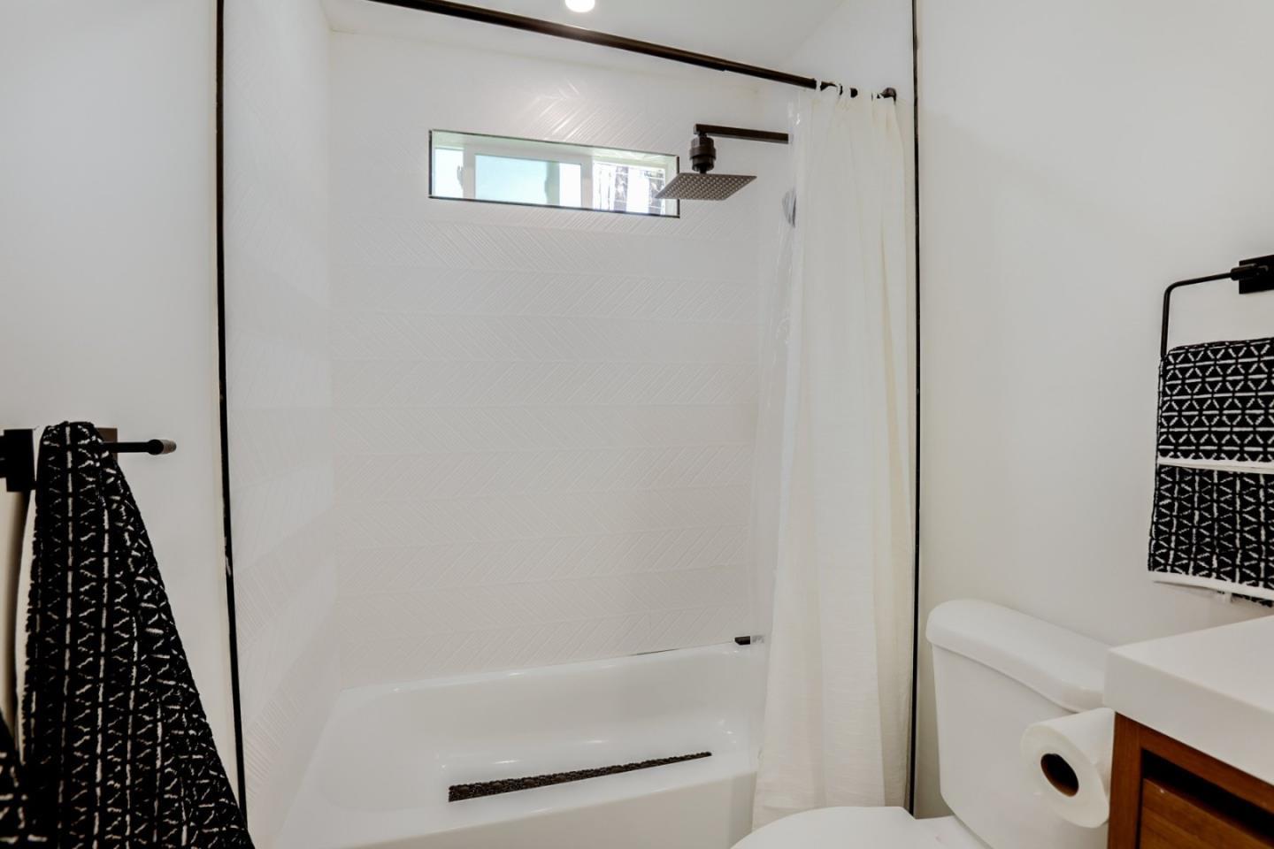 Detail Gallery Image 32 of 55 For 681 Arnold Dr, Gilroy,  CA 95020 - 3 Beds | 1/1 Baths