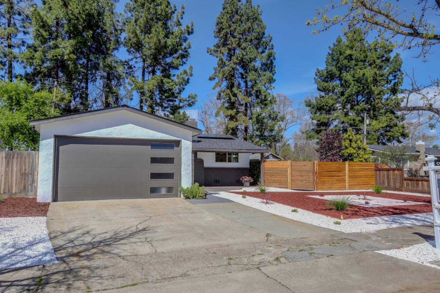 Detail Gallery Image 7 of 55 For 681 Arnold Dr, Gilroy,  CA 95020 - 3 Beds | 1/1 Baths