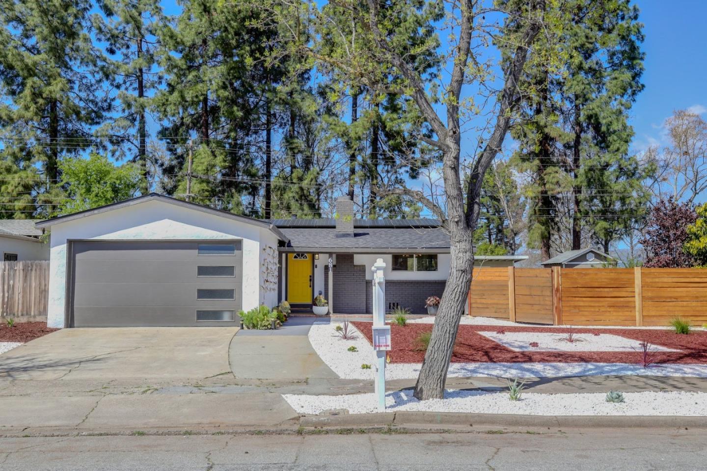 Detail Gallery Image 9 of 55 For 681 Arnold Dr, Gilroy,  CA 95020 - 3 Beds | 1/1 Baths