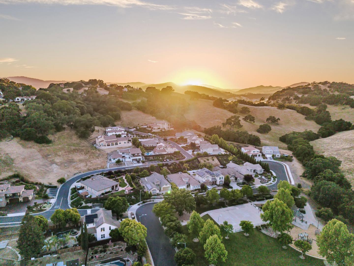 Detail Gallery Image 102 of 171 For 1861 Carob Ct, Gilroy,  CA 95020 - 4 Beds | 3 Baths