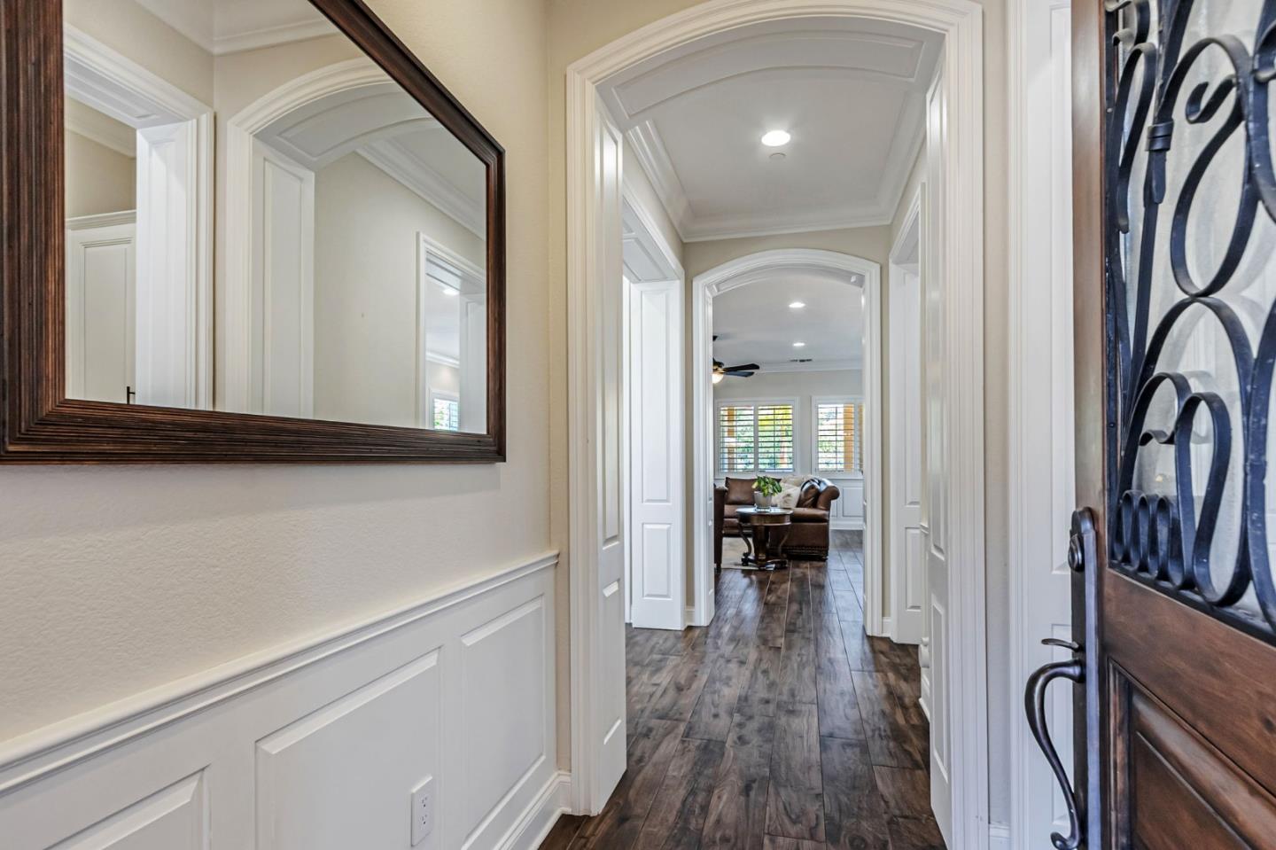Detail Gallery Image 11 of 171 For 1861 Carob Ct, Gilroy,  CA 95020 - 4 Beds | 3 Baths