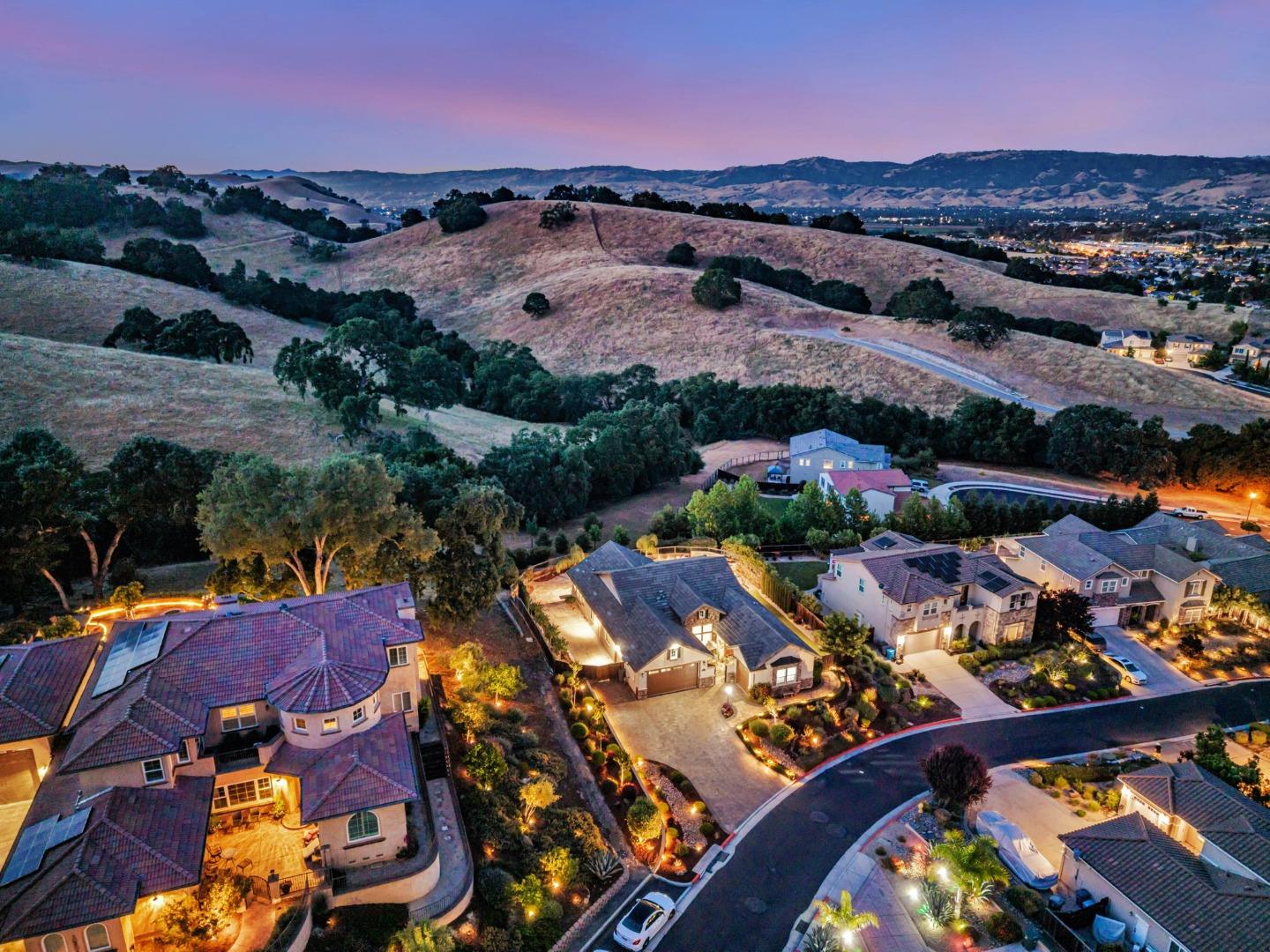 Detail Gallery Image 122 of 171 For 1861 Carob Ct, Gilroy,  CA 95020 - 4 Beds | 3 Baths