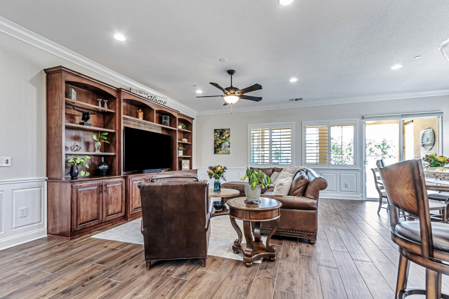 Detail Gallery Image 14 of 171 For 1861 Carob Ct, Gilroy,  CA 95020 - 4 Beds | 3 Baths