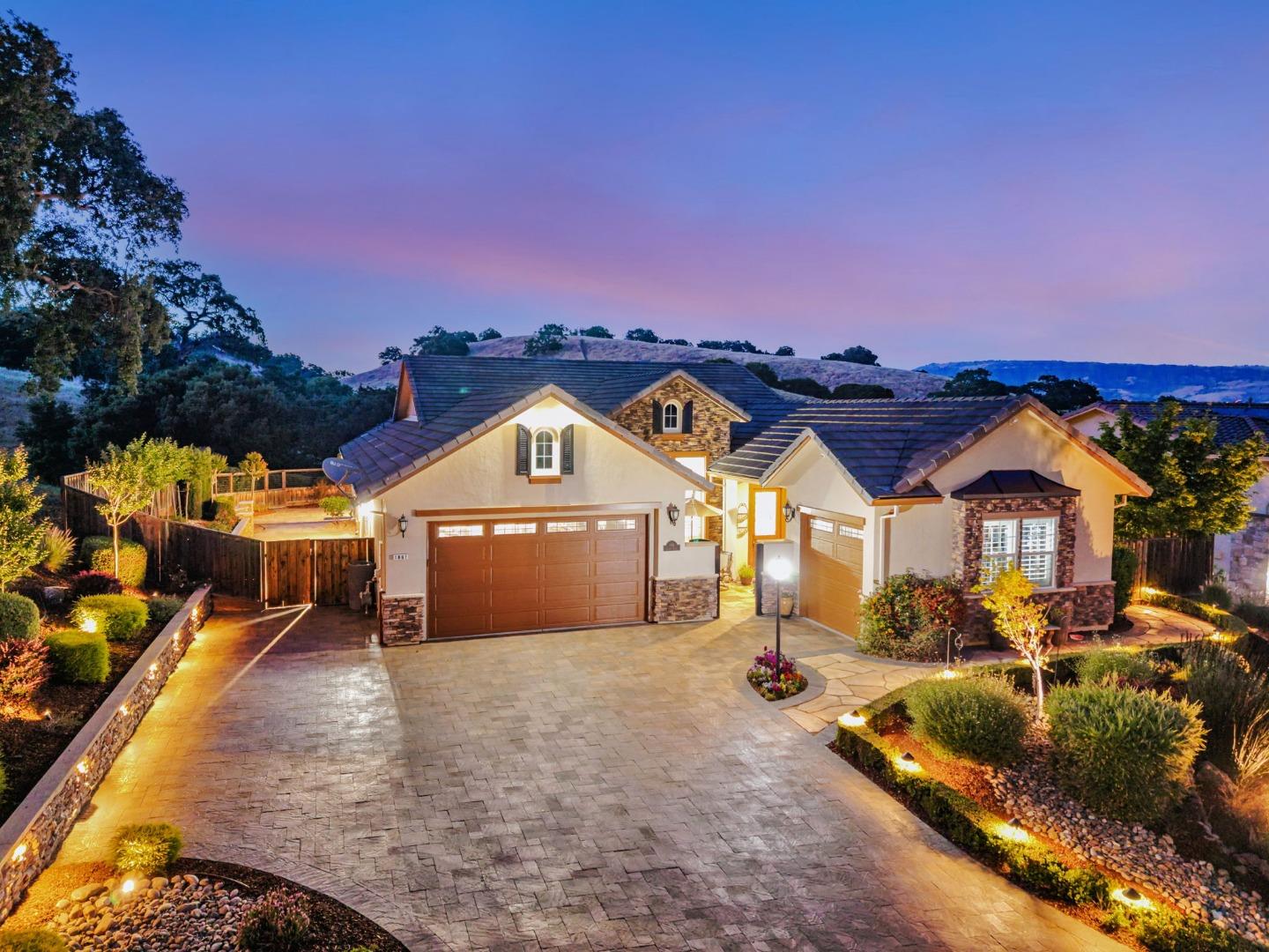 Detail Gallery Image 2 of 171 For 1861 Carob Ct, Gilroy,  CA 95020 - 4 Beds | 3 Baths