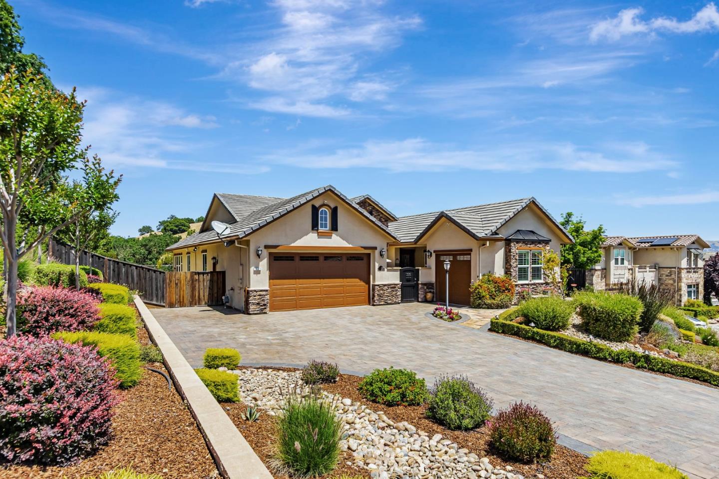 Detail Gallery Image 6 of 171 For 1861 Carob Ct, Gilroy,  CA 95020 - 4 Beds | 3 Baths