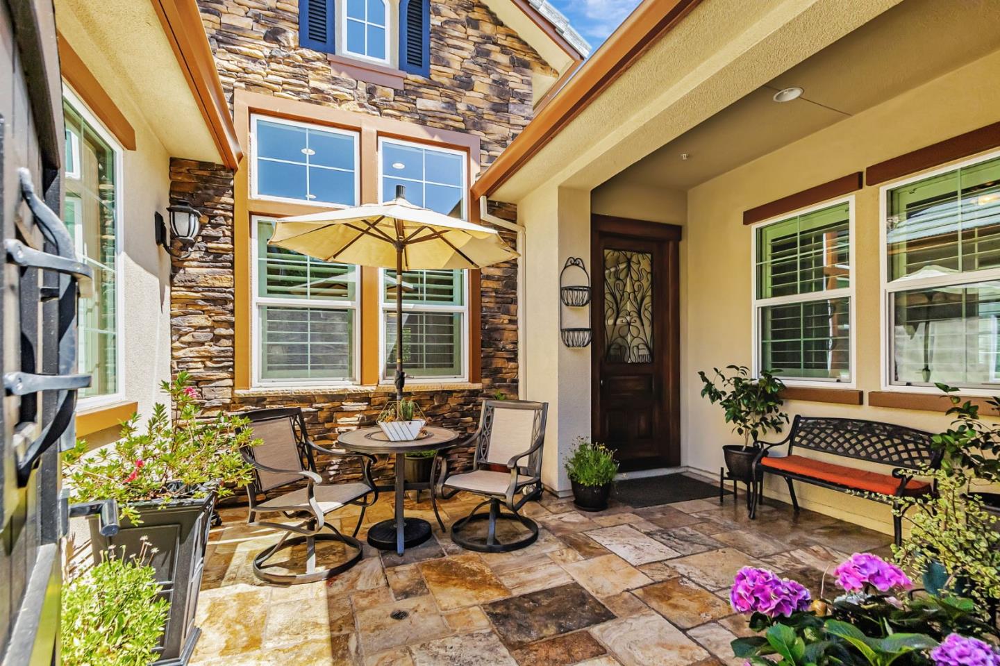 Detail Gallery Image 9 of 171 For 1861 Carob Ct, Gilroy,  CA 95020 - 4 Beds | 3 Baths