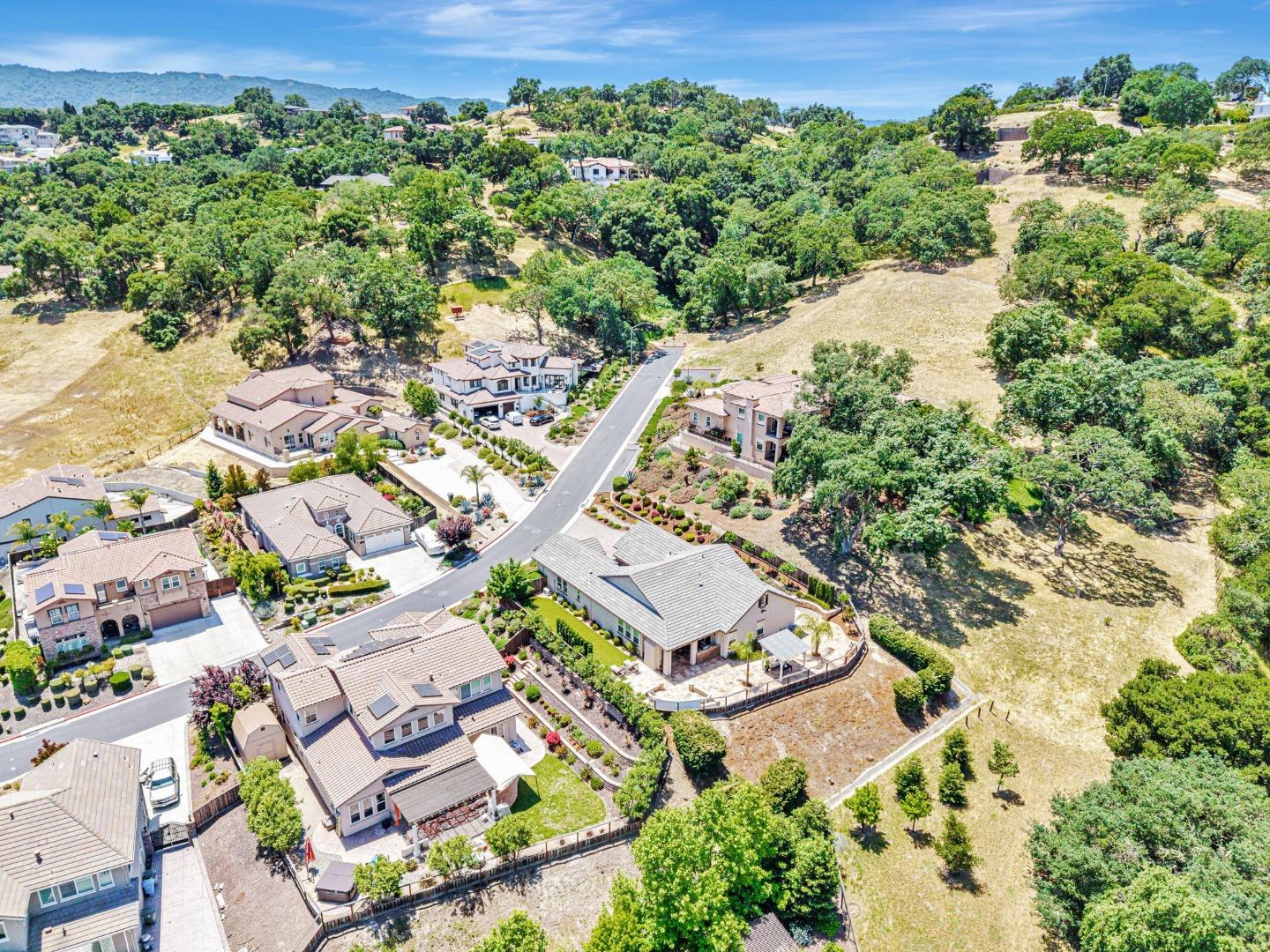 Detail Gallery Image 90 of 171 For 1861 Carob Ct, Gilroy,  CA 95020 - 4 Beds | 3 Baths