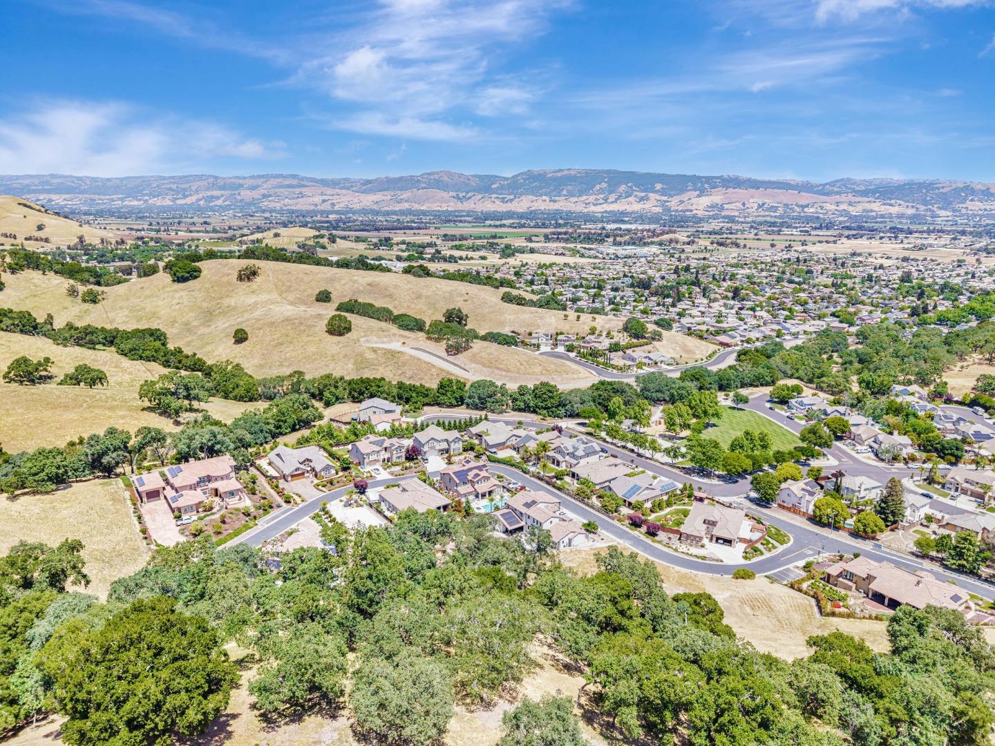Detail Gallery Image 97 of 171 For 1861 Carob Ct, Gilroy,  CA 95020 - 4 Beds | 3 Baths