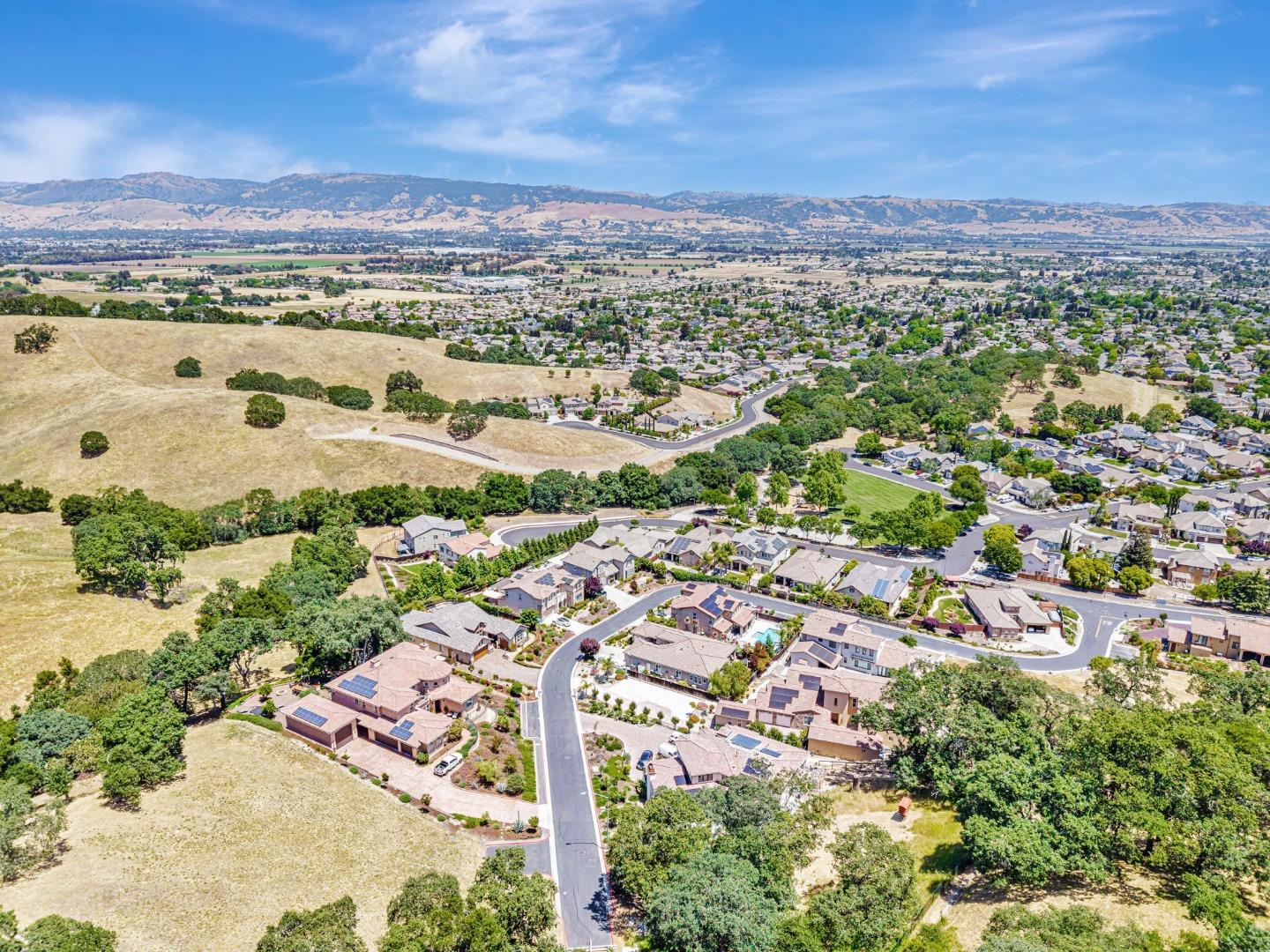 Detail Gallery Image 98 of 171 For 1861 Carob Ct, Gilroy,  CA 95020 - 4 Beds | 3 Baths