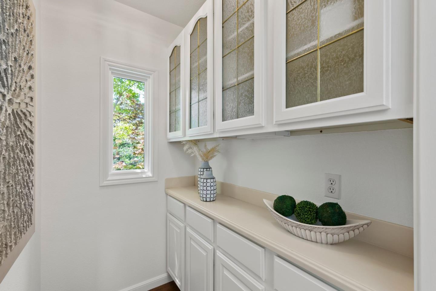 Detail Gallery Image 10 of 49 For 1227 Oak St, San Mateo,  CA 94402 - 4 Beds | 3 Baths