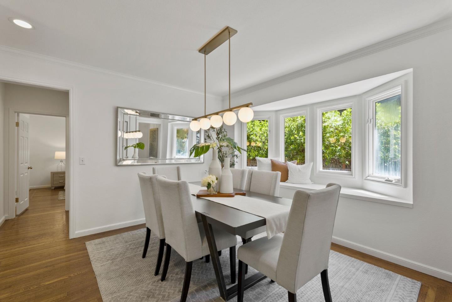 Detail Gallery Image 8 of 49 For 1227 Oak St, San Mateo,  CA 94402 - 4 Beds | 3 Baths