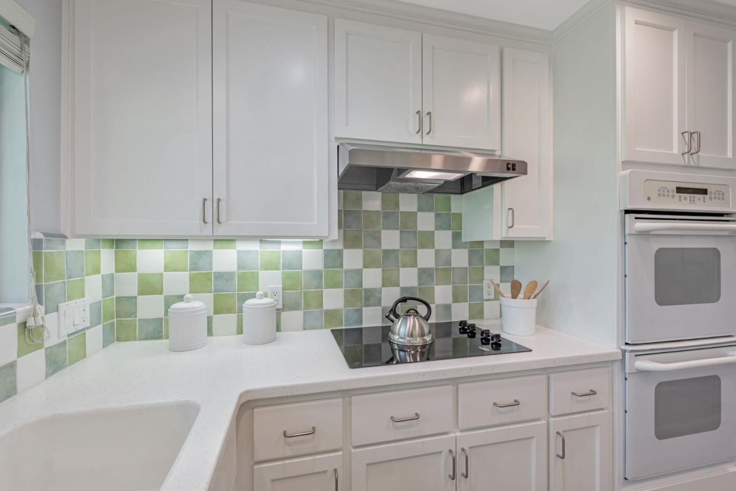 Detail Gallery Image 14 of 47 For 14660 Big Basin Way #C,  Saratoga,  CA 95070 - 3 Beds | 2 Baths