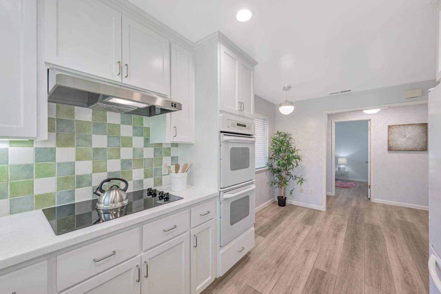 Detail Gallery Image 15 of 47 For 14660 Big Basin Way #C,  Saratoga,  CA 95070 - 3 Beds | 2 Baths