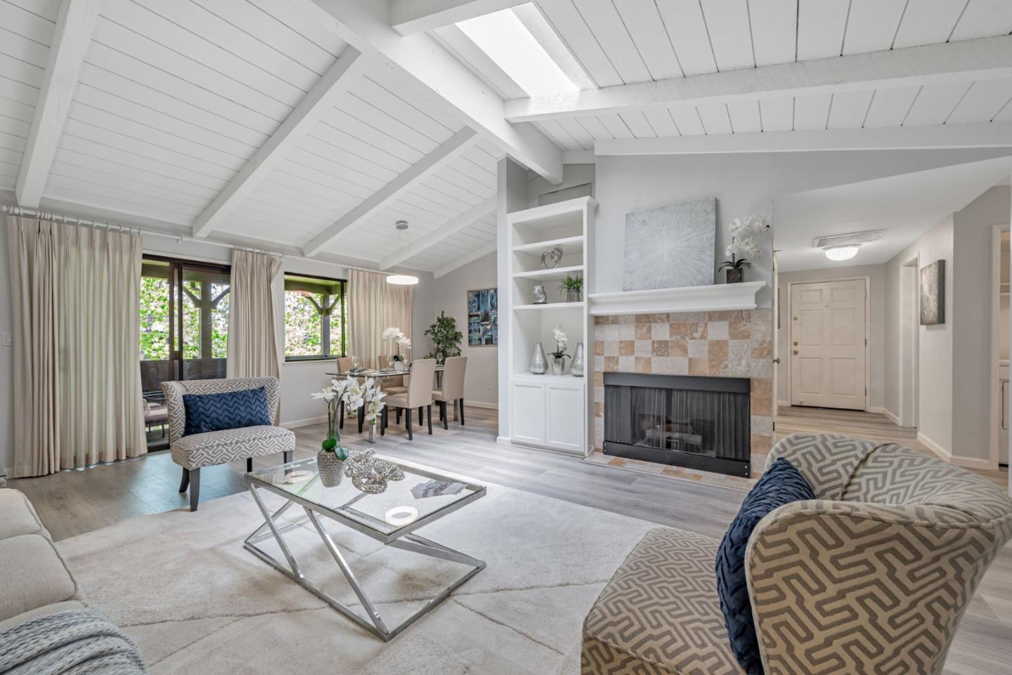 Detail Gallery Image 4 of 47 For 14660 Big Basin Way #C,  Saratoga,  CA 95070 - 3 Beds | 2 Baths