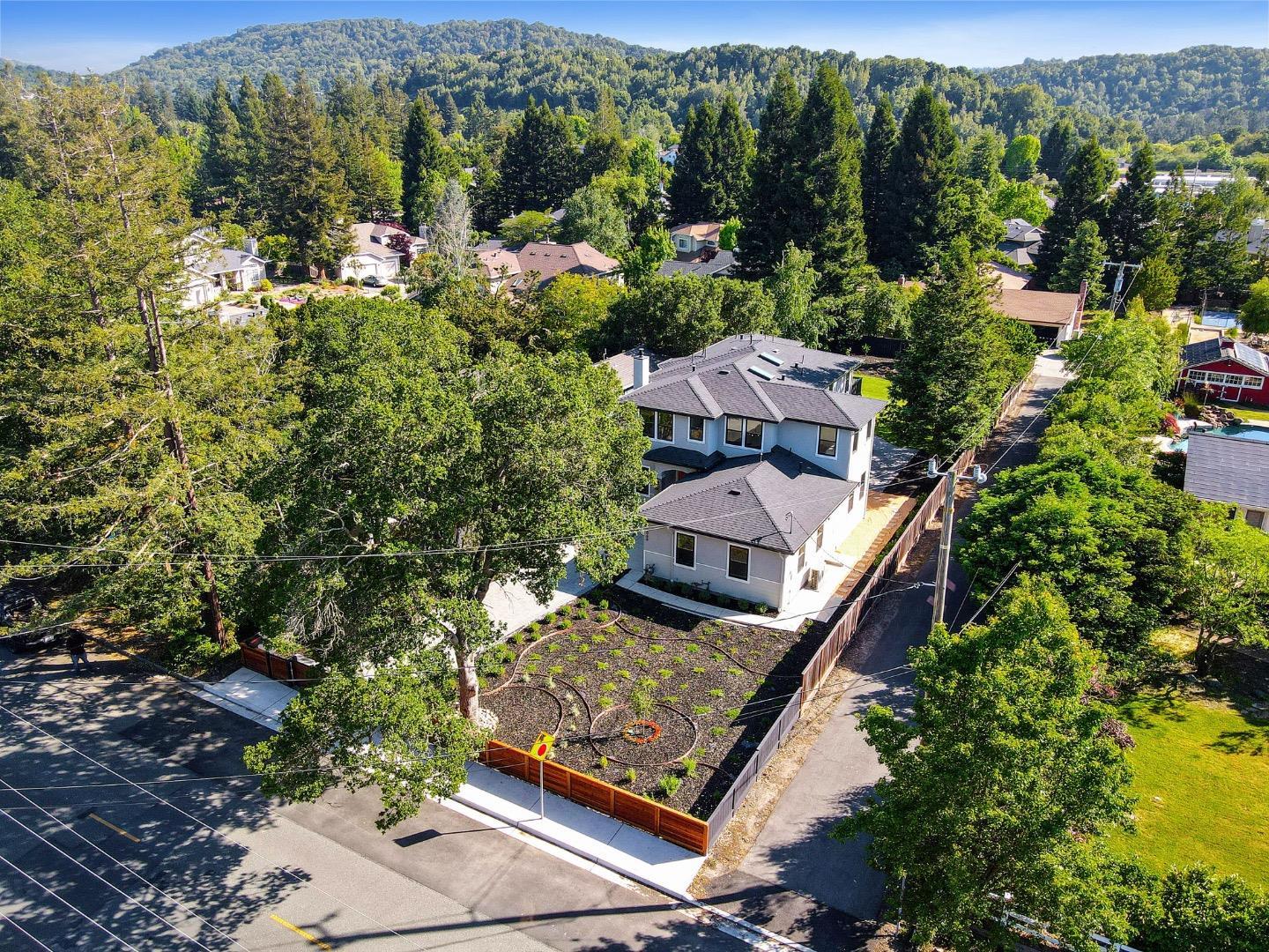Detail Gallery Image 81 of 99 For 1066 Larch Ave, Moraga,  CA 94556 - 5 Beds | 4/1 Baths